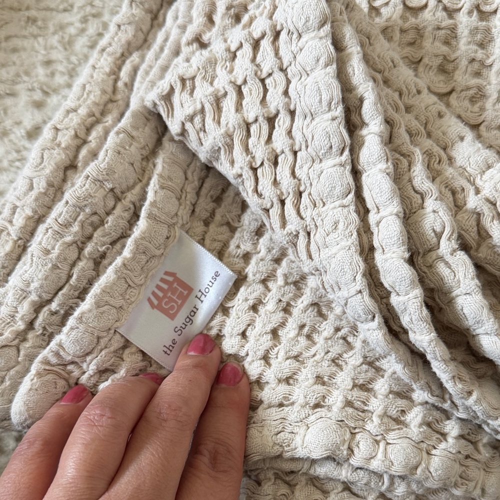 Waffle Knit Throw Blanket Set in Pink and Beige - Picture 8 of 8